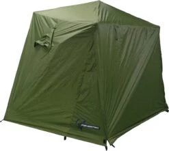 FisherPro Karpertent Met Stormcover – Vistent – Tent - Bescherming Tegen Zon En Wind – 100% Waterdichte Stormhoes – Met Handige Meeneemtas – Ook Geschikt Als Strandtent Of Festivaltent – Extra Veiligheid En Warmte Door Stormcover 31 FisherPro Karpertent Met Stormcover – Vistent – Tent - Bescherming Tegen Zon En Wind – 100% Waterdichte Stormhoes – Met Handige Meeneemtas – Ook Geschikt Als Strandtent Of Festivaltent – Extra Veiligheid En Warmte Door Stormcover -Buitenkampeer Winkel 1200x1074 2