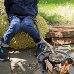 Kikkerland Huckleberry Popcorn Maker - Maak Je Eigen Popcorn - Popcornpan - Kampvuur - Buitenspeelgoed - Buitenspelen - Kamperen -Buitenkampeer Winkel 1200x1200 635