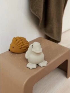 Liewood Ulla Opstapje / Kruk Antislip - Oat -Buitenkampeer Winkel 902x1200 1